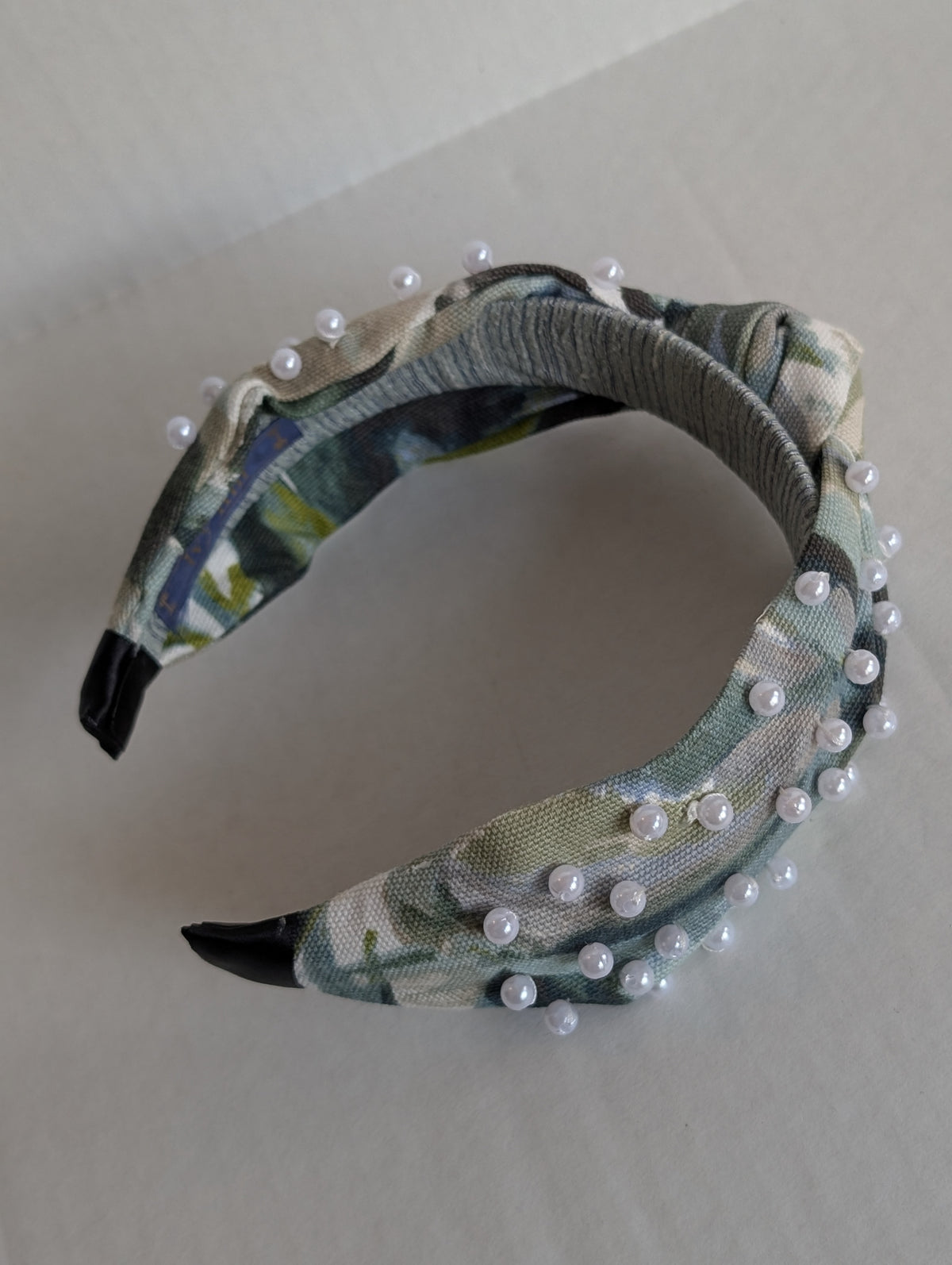 Moody Pearls image 1